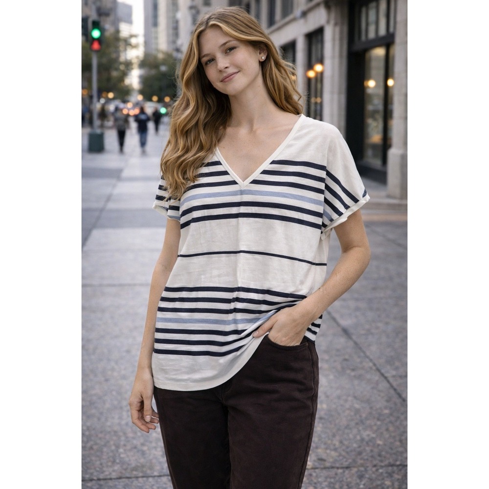 GAP Womens Striped V-Neck T-Shirt‎ White Navy Blue Short Sleeve Boxy Fit
